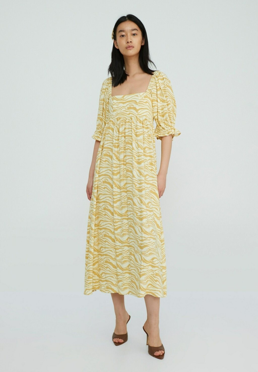 Повседневное платье EDITED, желтый 
Повседневное платье EDITED, желтый