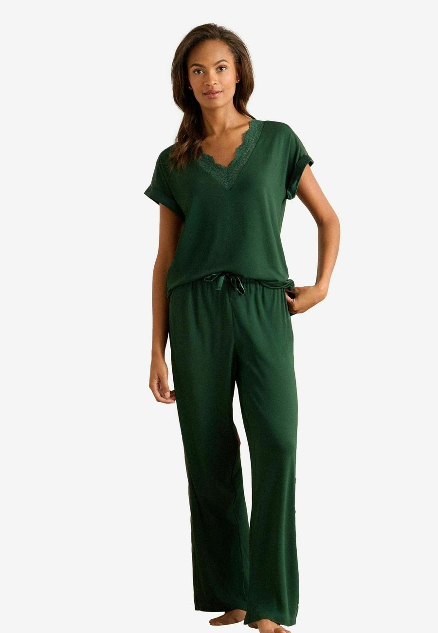 Пижамный комплект Love & Roses SET, Forest Green/Green
Пижамный комплект Love & Roses SET, Forest Green/Green