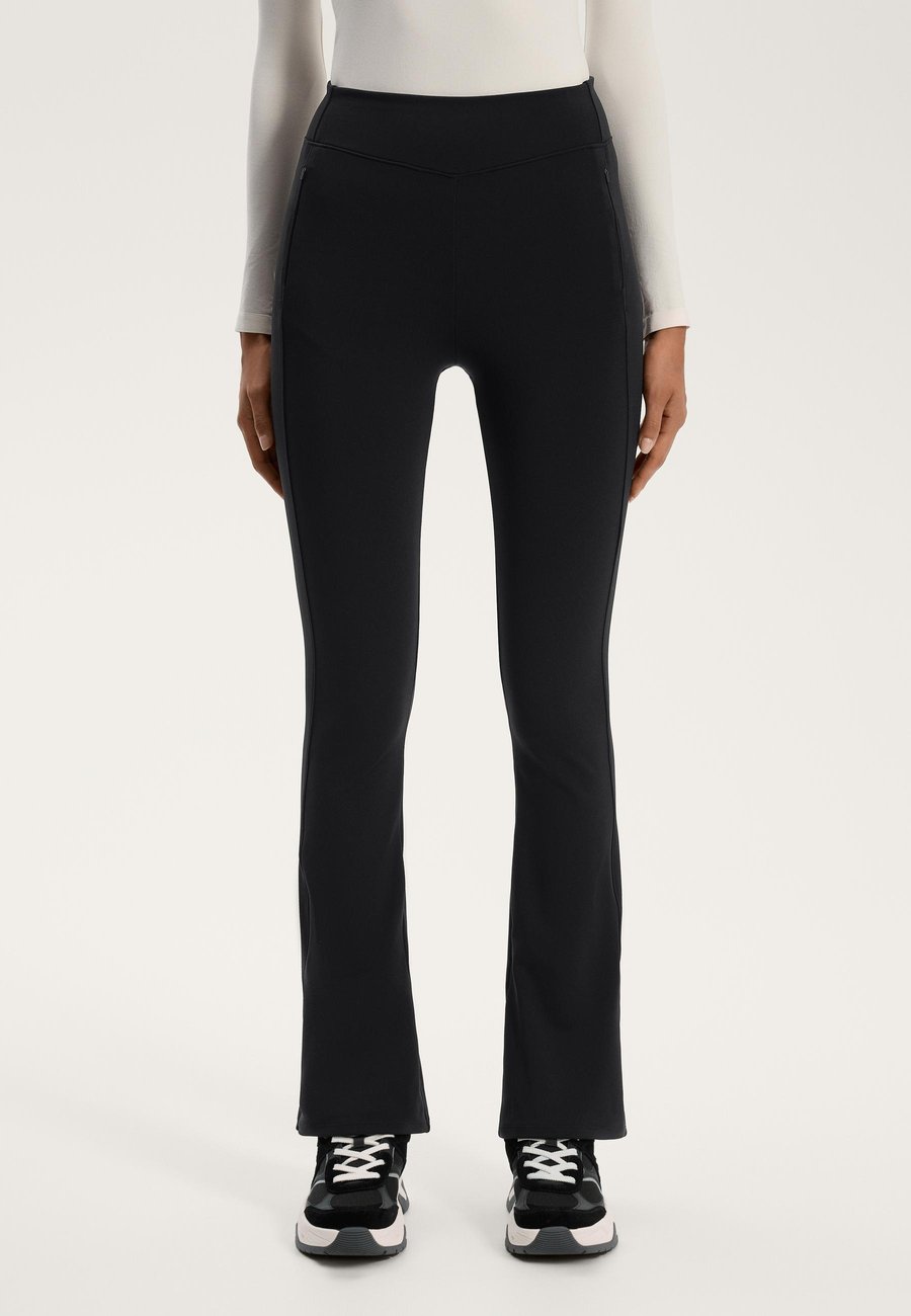 Брюки OYSHO WARM HIGH RISE FLARE WITH POCKETS, Black
Брюки OYSHO WARM HIGH RISE FLARE WITH POCKETS, Black