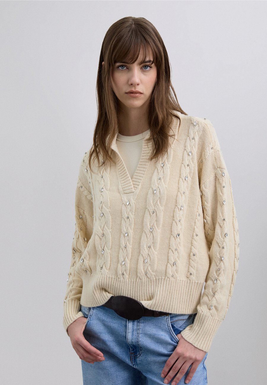 Джемпер Scalpers POLOSTRASS , Ecru/Beige
Джемпер Scalpers POLOSTRASS , Ecru/Beige