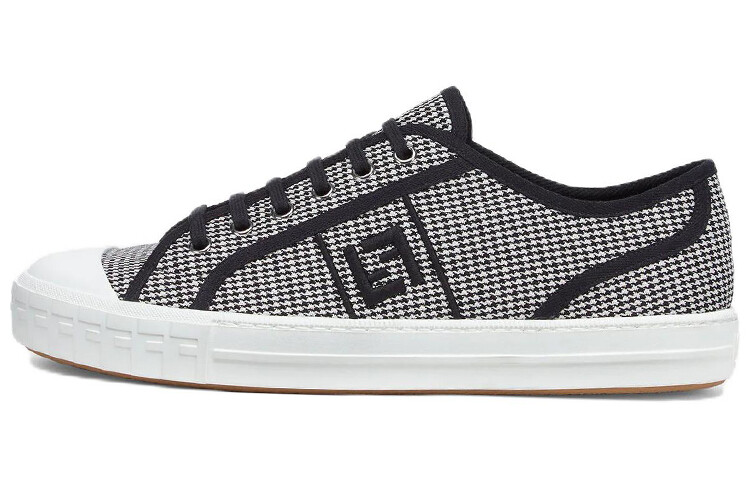 Кеды мужские Fendi Domino, черный / белый
Кеды мужские Fendi Domino, черный / белый