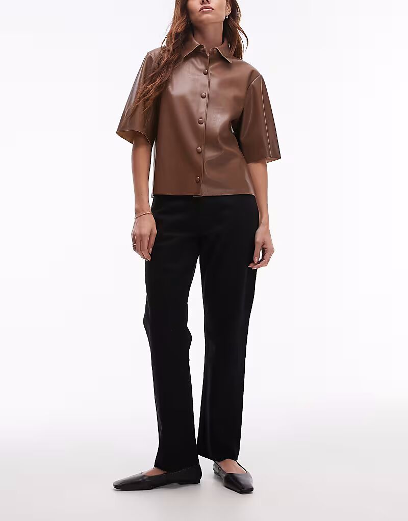 Укороченные джинсы прямого кроя со средней посадкой и необработанными краями черного цвета Topshop
Укороченные джинсы прямого кроя со средней посадкой и необработанными краями черного цвета Topshop