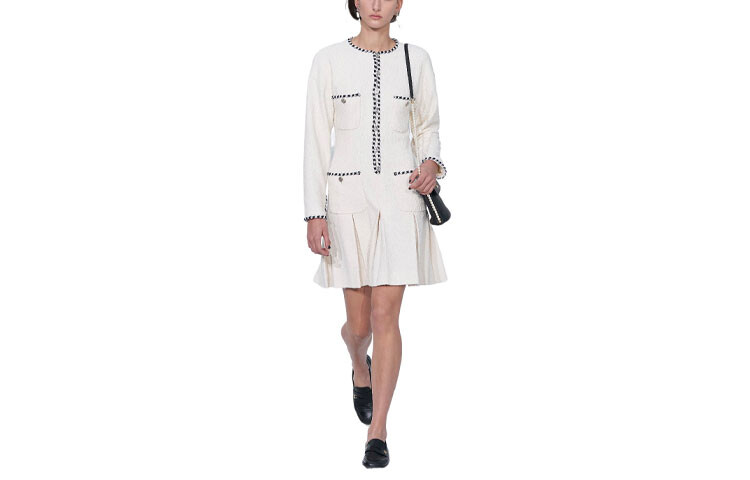 Платье с длинными рукавами женское белое Chanel
Платье с длинными рукавами женское белое Chanel