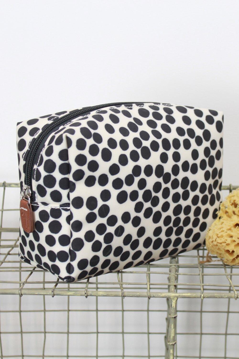 Точечная косметичка Brownstone London, черный
Точечная косметичка Brownstone London, черный