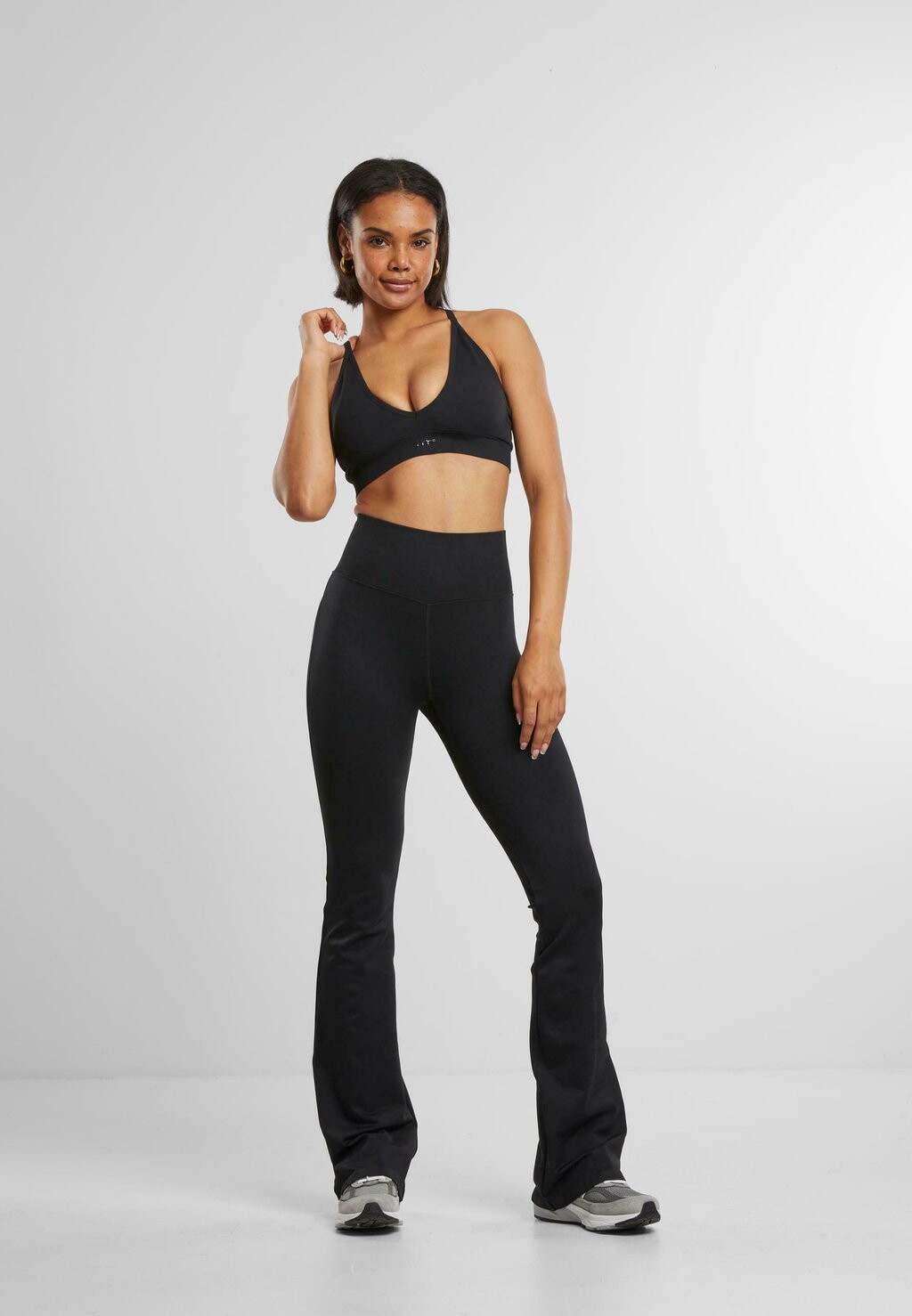 Бюстье SHAPE SEAMLESS CROSS BACK aim’n®, черный
Бюстье SHAPE SEAMLESS CROSS BACK aim’n®, черный