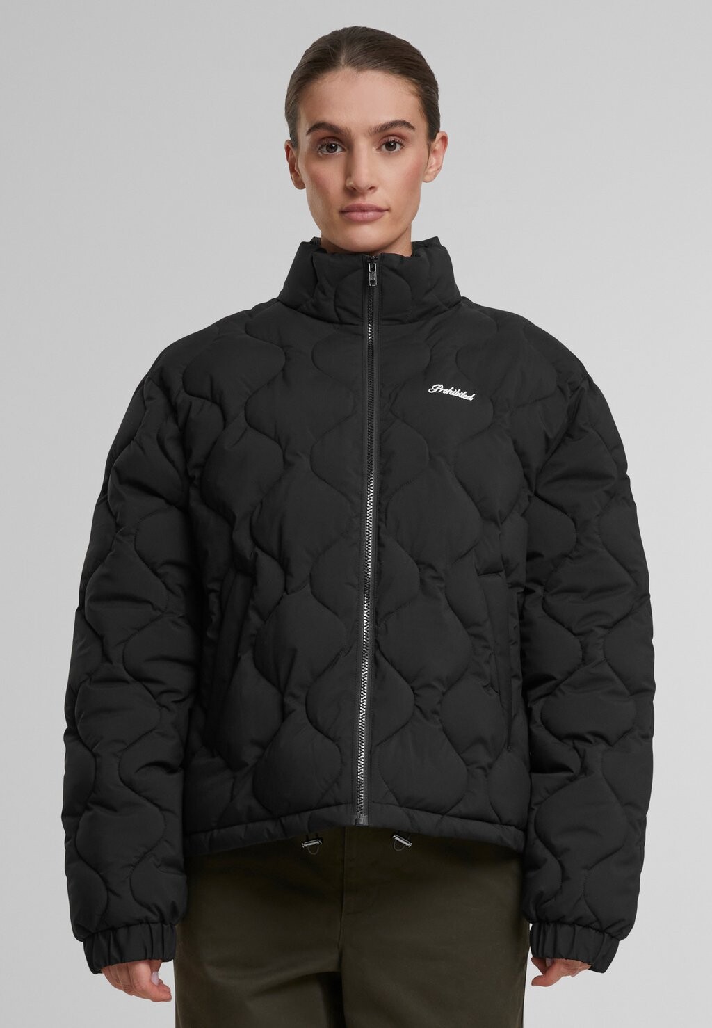 Зимняя куртка PROHIBITED, черный 
Зимняя куртка PROHIBITED, черный