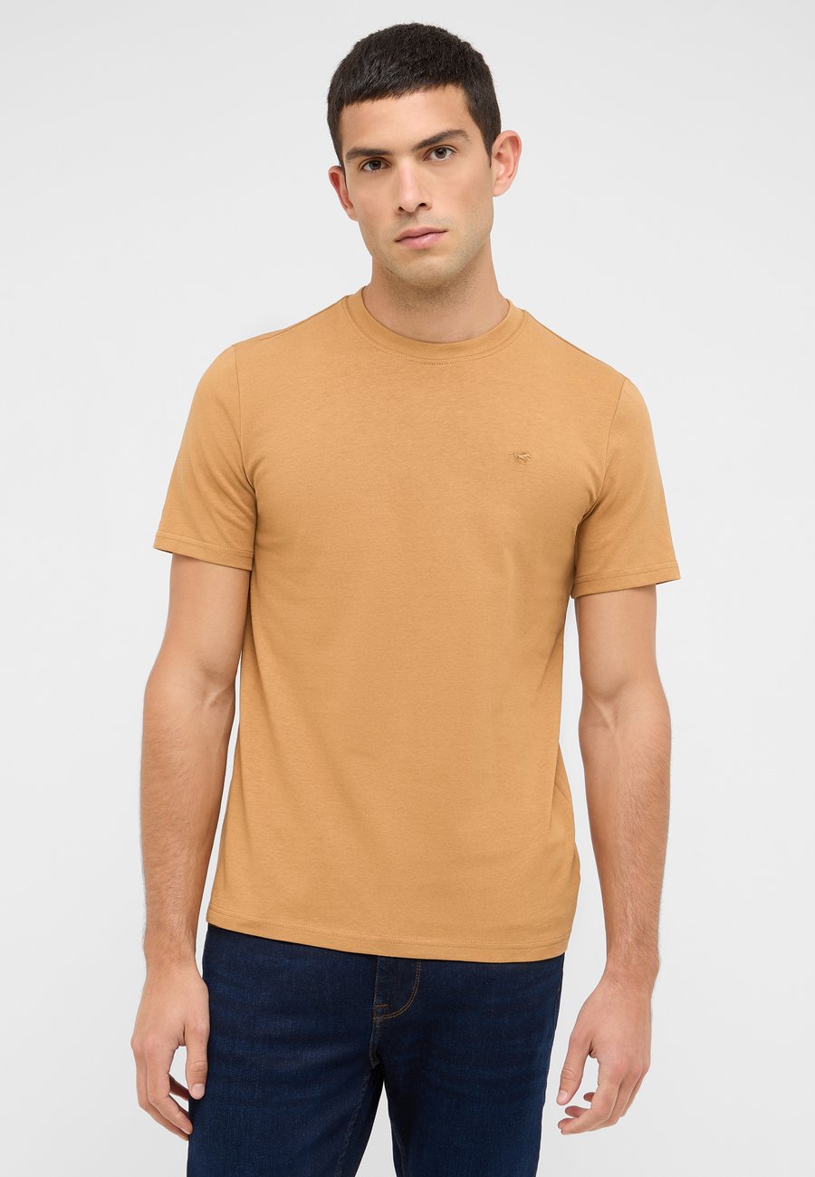 Футболка Mustang STYLE AUSTIN, Braun/Cognac, Коричневый, Футболка Mustang STYLE AUSTIN, Braun/Cognac
Футболка Mustang STYLE AUSTIN, Braun/Cognac, Коричневый, Футболка Mustang STYLE AUSTIN, Braun/Cognac