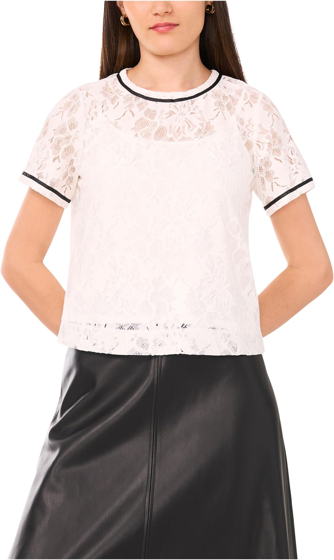 Женский топ с круглым вырезом и короткими рукавами Vince Camuto, New Ivory
Женский топ с круглым вырезом и короткими рукавами Vince Camuto, New Ivory