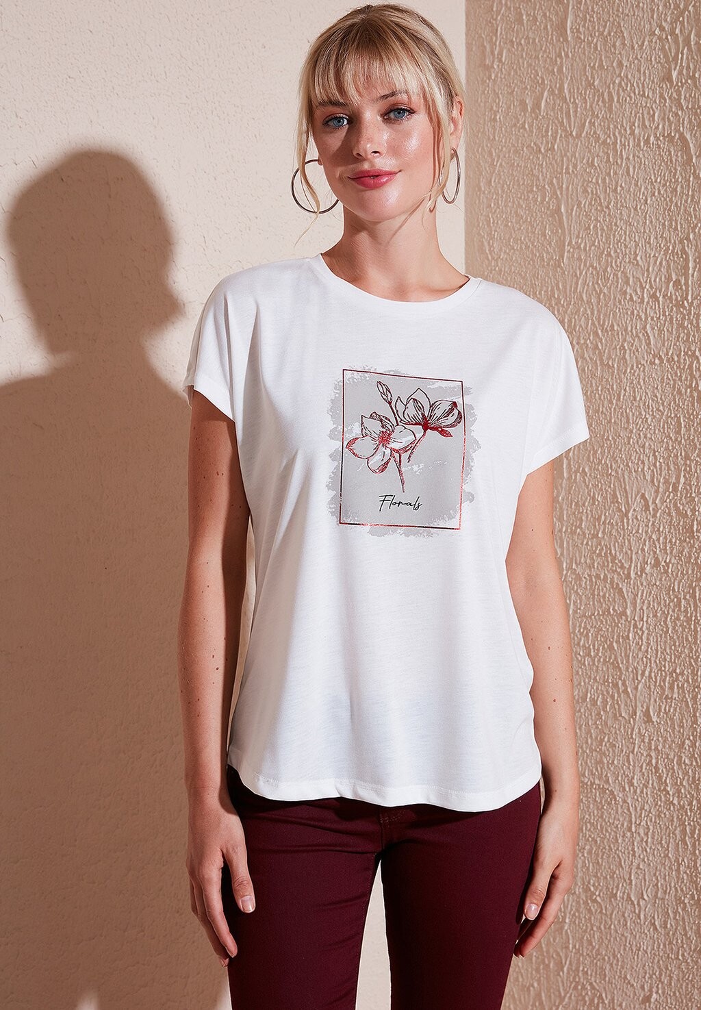 Футболка с принтом REGULAR FIT LELA, кремовый
Футболка с принтом REGULAR FIT LELA, кремовый