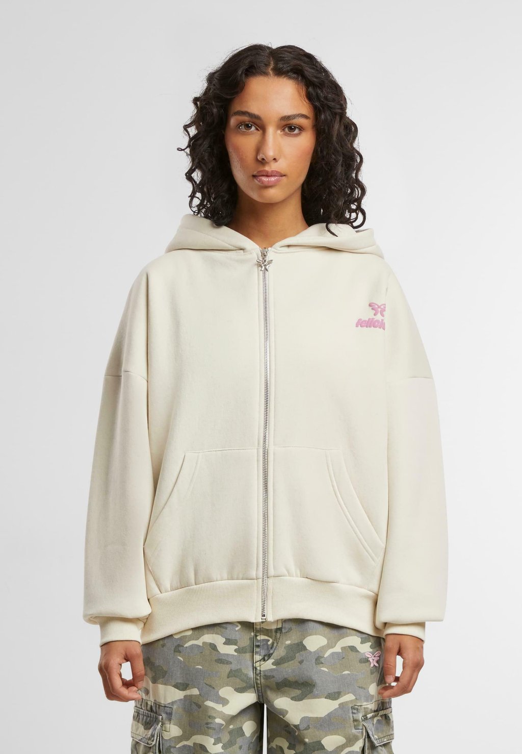 Толстовка на молнии BASIC CHEST LOGO FELICIOUS, белый
Толстовка на молнии BASIC CHEST LOGO FELICIOUS, белый