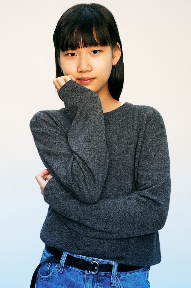 Свитер из смесового кашемира H&M, серый
Свитер из смесового кашемира H&M, серый