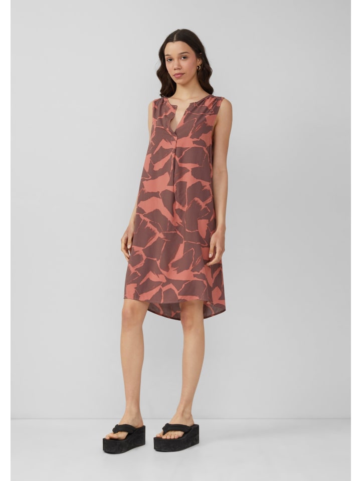 Короткое платье QS
Короткое платье QS