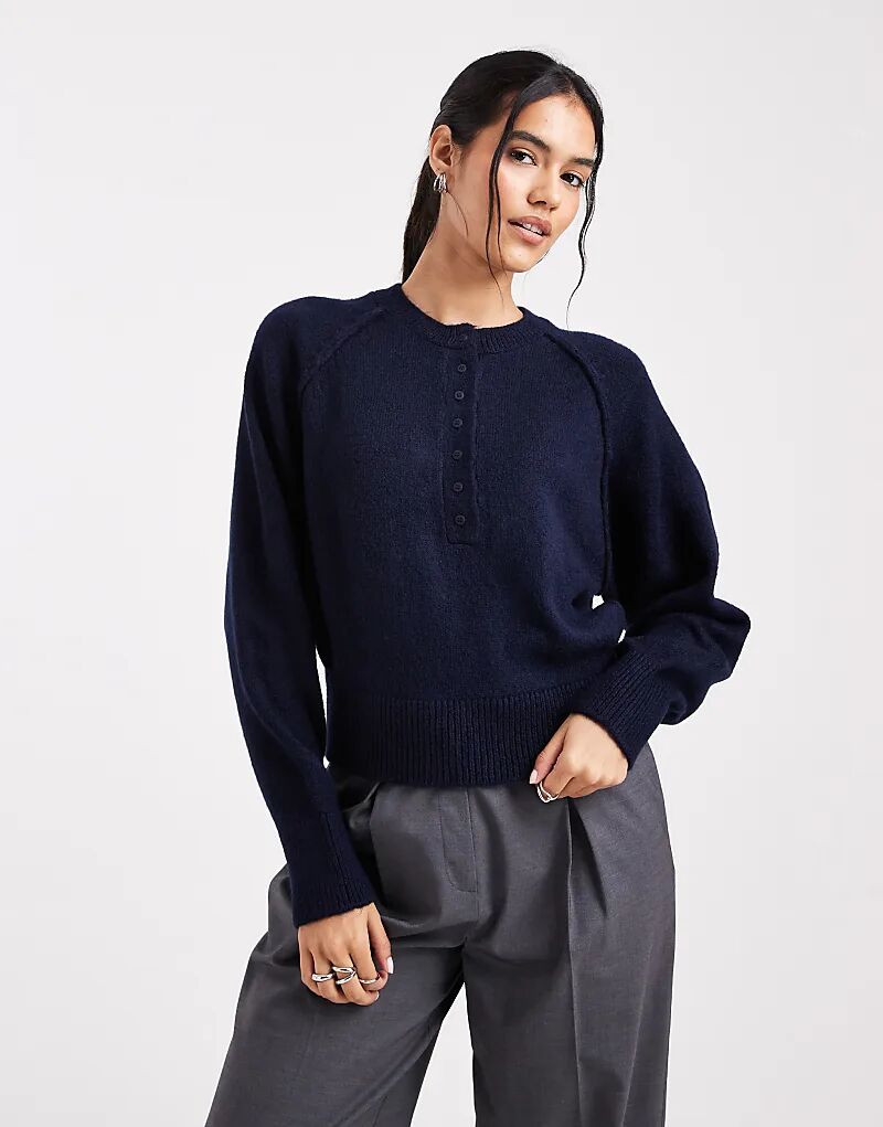 Вязаный джемпер с длинными рукавами ASOS DESIGN темно-синего цвета
Вязаный джемпер с длинными рукавами ASOS DESIGN темно-синего цвета