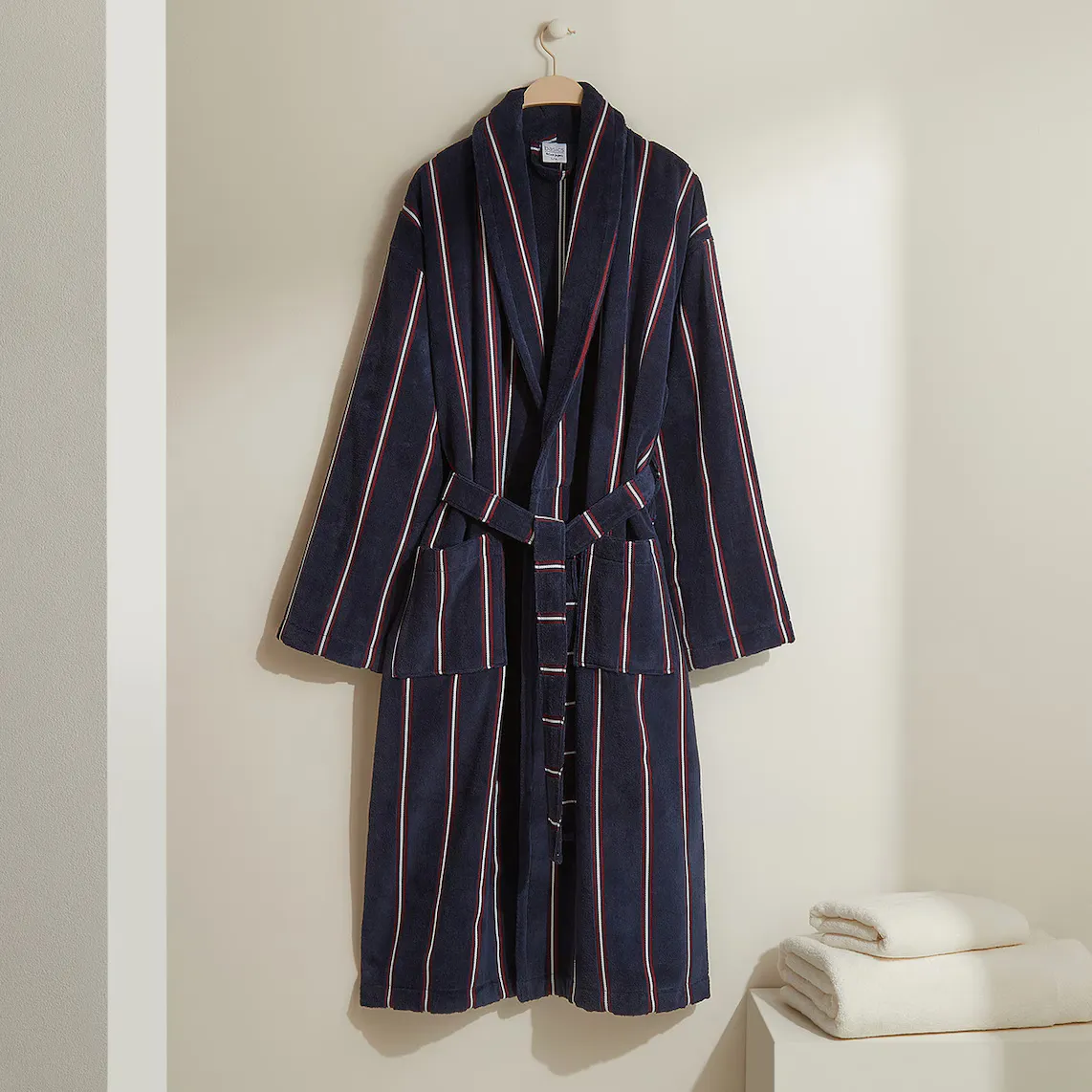 Хлопковый халат 360 гр/м2 Jordan Basics El Corte Inglés, синий
Хлопковый халат 360 гр/м2 Jordan Basics El Corte Inglés, синий