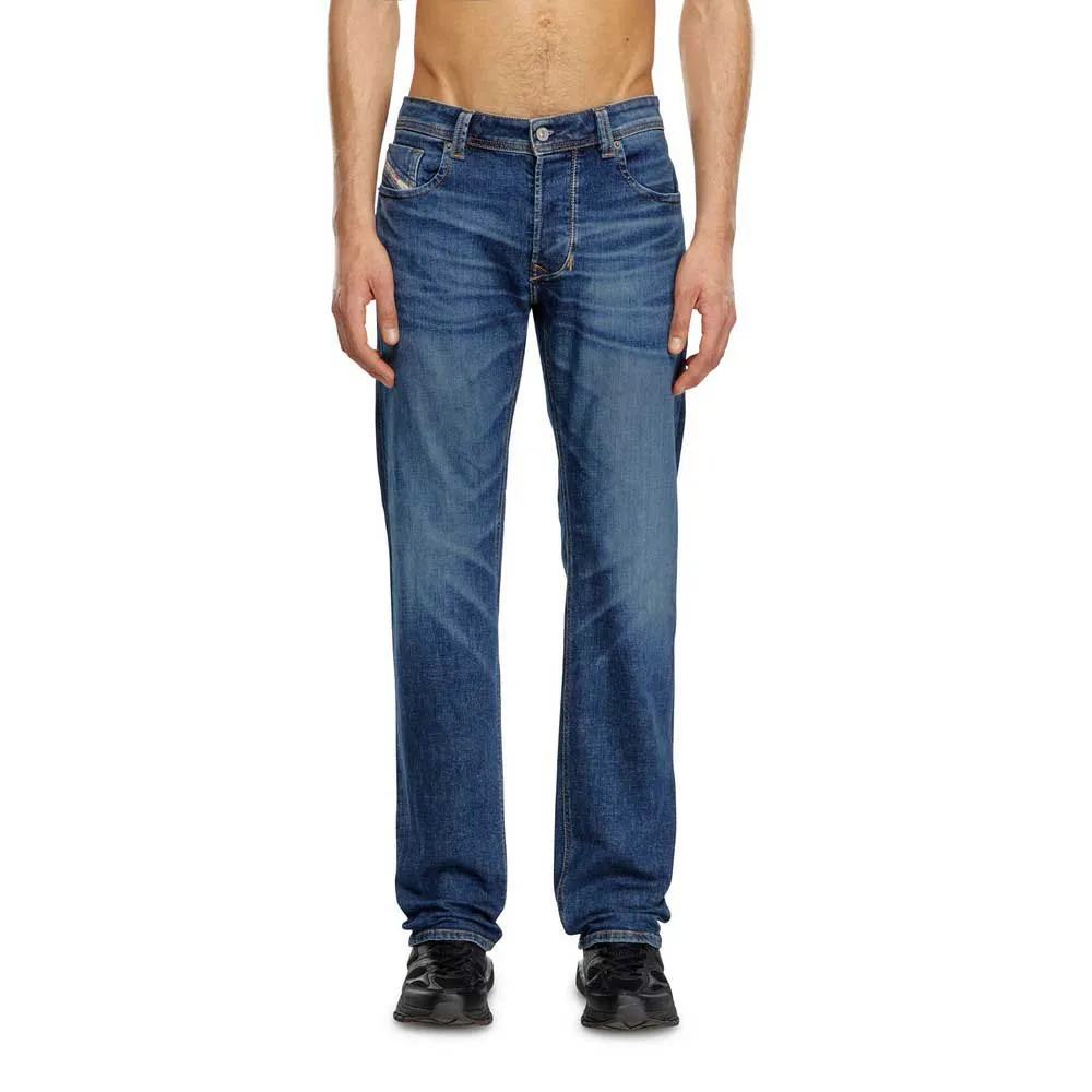 Джинсы Diesel 00C06P-09J47 1985 Larkee, синий
Джинсы Diesel 00C06P-09J47 1985 Larkee, синий