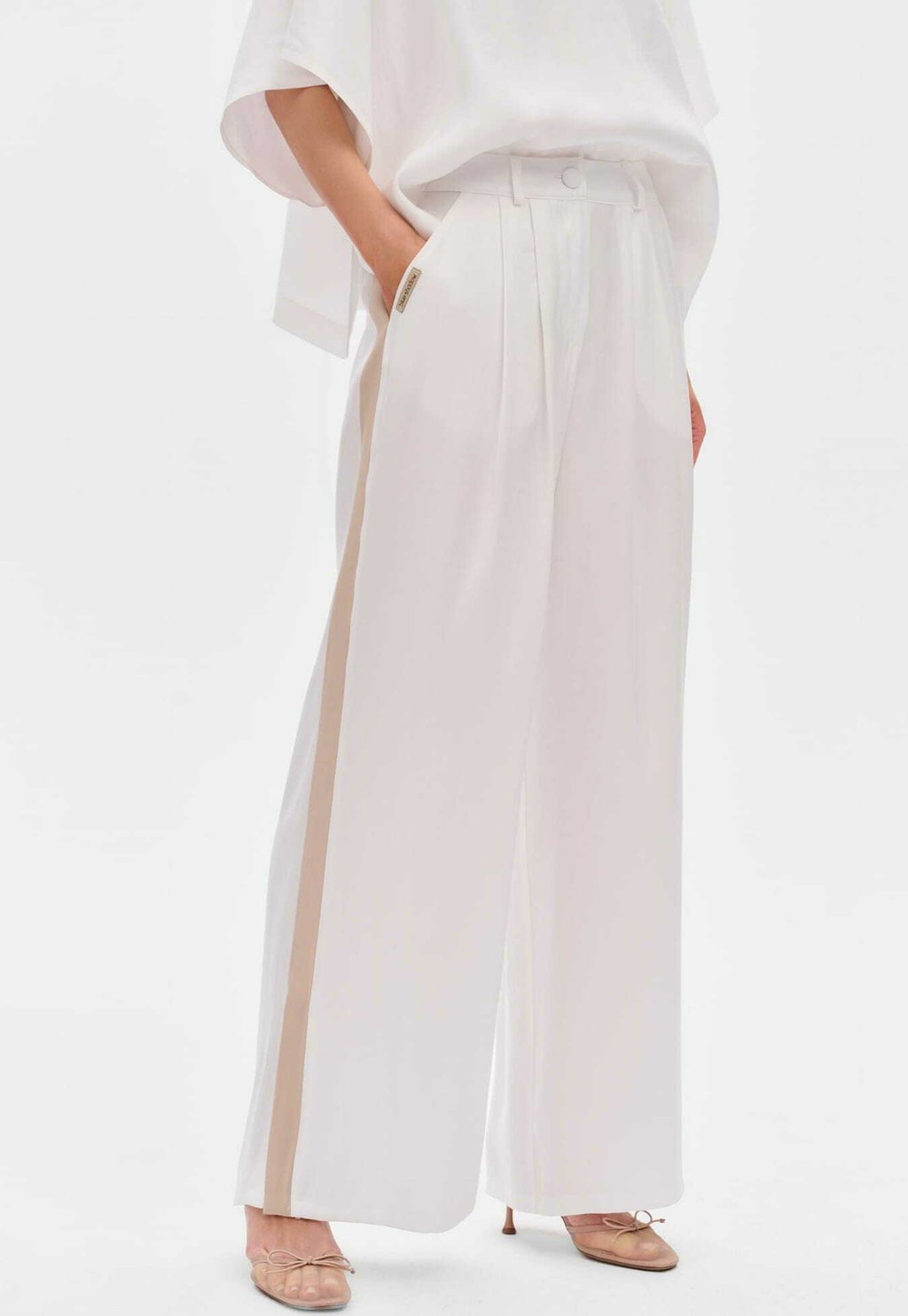 Брюки KASJO blue shadow, белый
Брюки KASJO blue shadow, белый