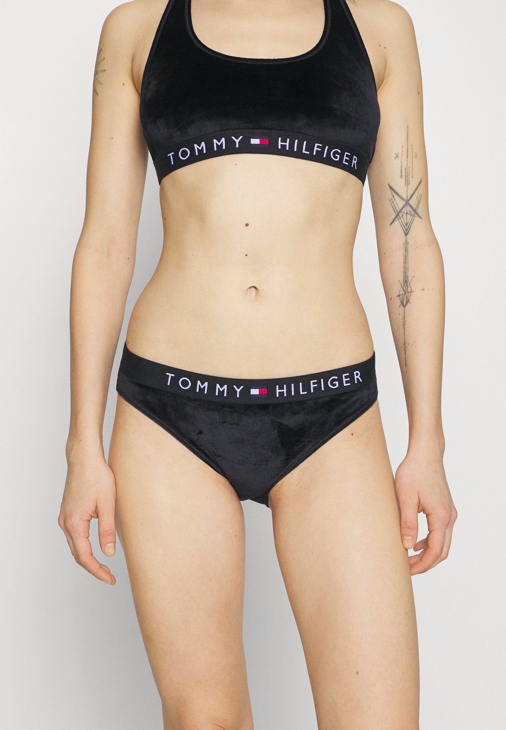 Трусы Tommy Hilfiger, черный
Трусы Tommy Hilfiger, черный