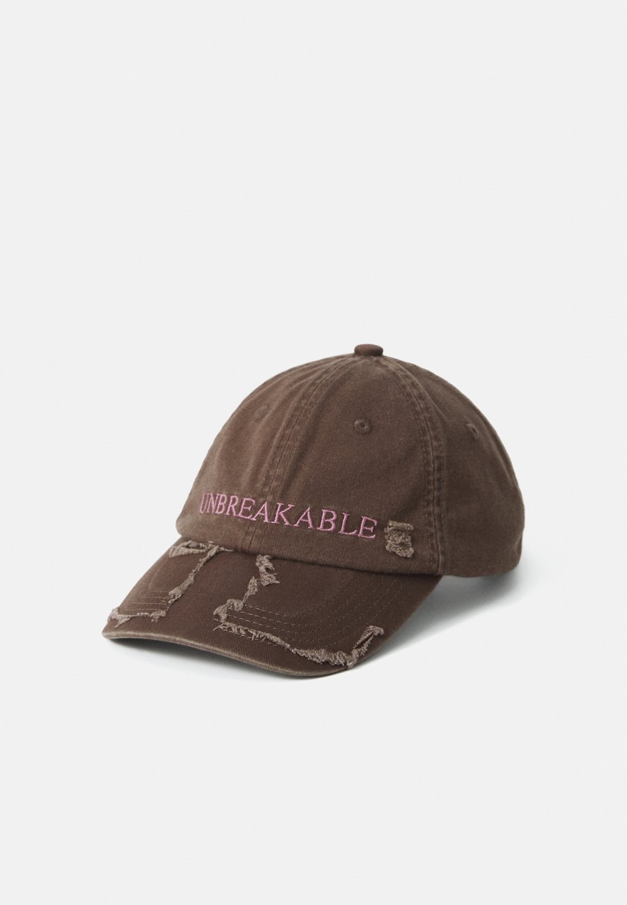 Бейсболка Han Kjøbenhavn UNBREAKABLE UNISEX, Dark Brown
Бейсболка Han Kjøbenhavn UNBREAKABLE UNISEX, Dark Brown