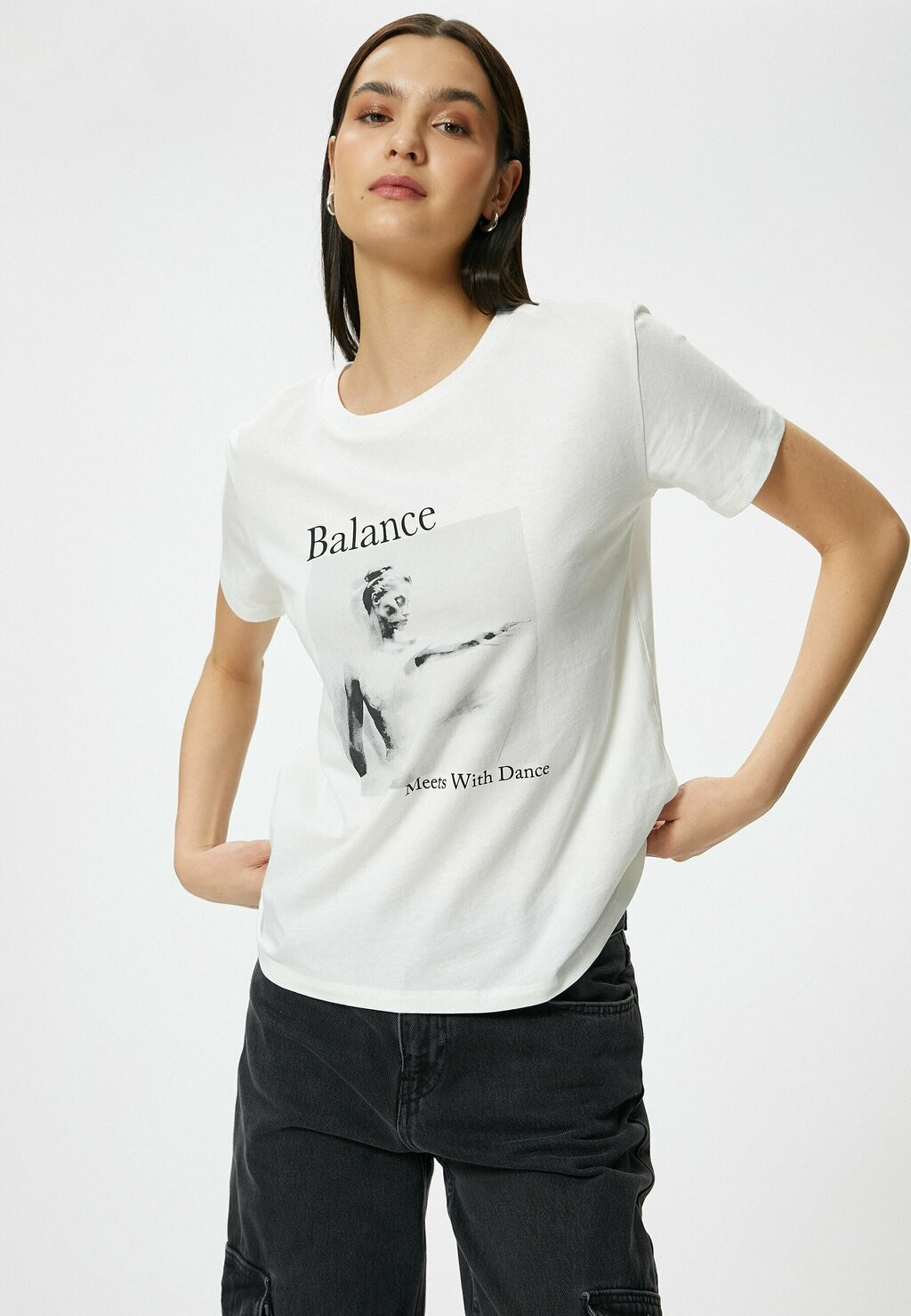 Футболка с принтом SHORT SLEEVE CREWNECK Koton, белый 
Футболка с принтом SHORT SLEEVE CREWNECK Koton, белый