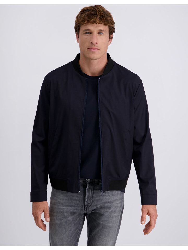 Pierre Cardin Куртка Люка в приветствии
Pierre Cardin Куртка Люка в приветствии