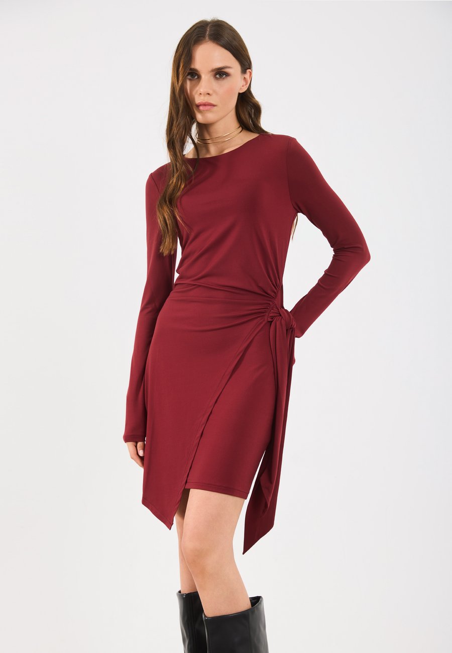 Платье Even&Odd Day dress, Pomegranate/Brown
Платье Even&Odd Day dress, Pomegranate/Brown