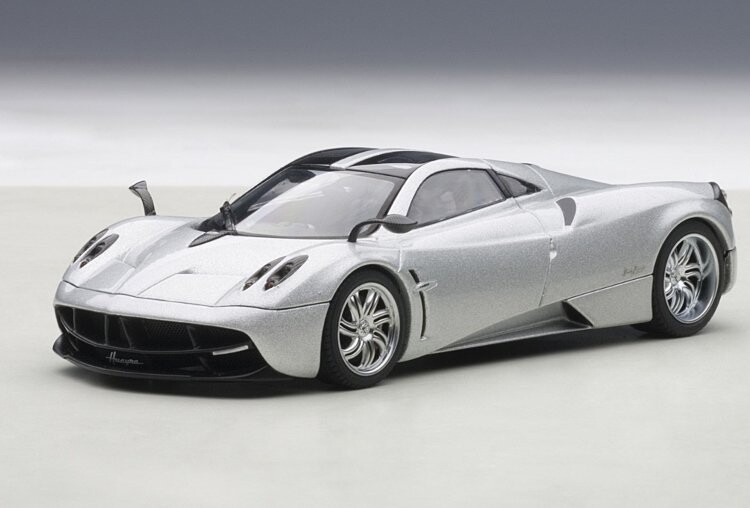 Autoart Pagani Huayra Silver 2012 1:43 58206
Autoart Pagani Huayra Silver 2012 1:43 58206