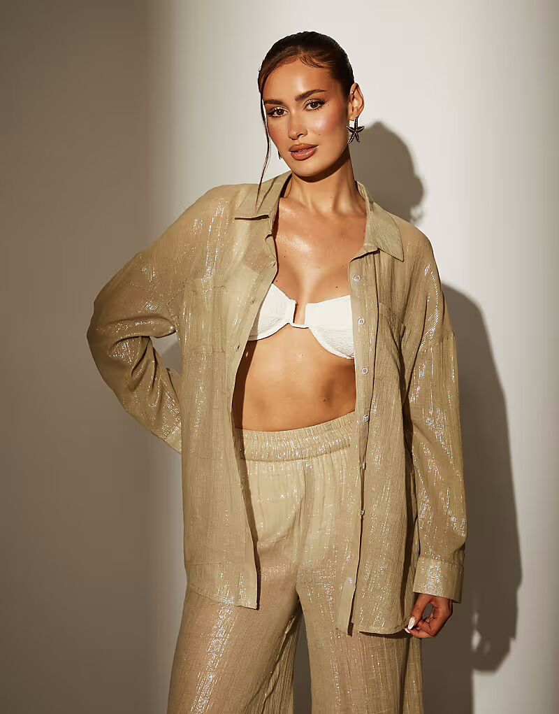 Пляжная рубашка с длинными рукавами цвета хаки с металлическим блеском South Beach
Пляжная рубашка с длинными рукавами цвета хаки с металлическим блеском South Beach