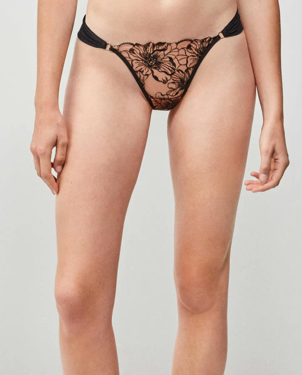 Бразильские трусики из ткани с цветочной вышивкой Gisela, черный
Бразильские трусики из ткани с цветочной вышивкой Gisela, черный