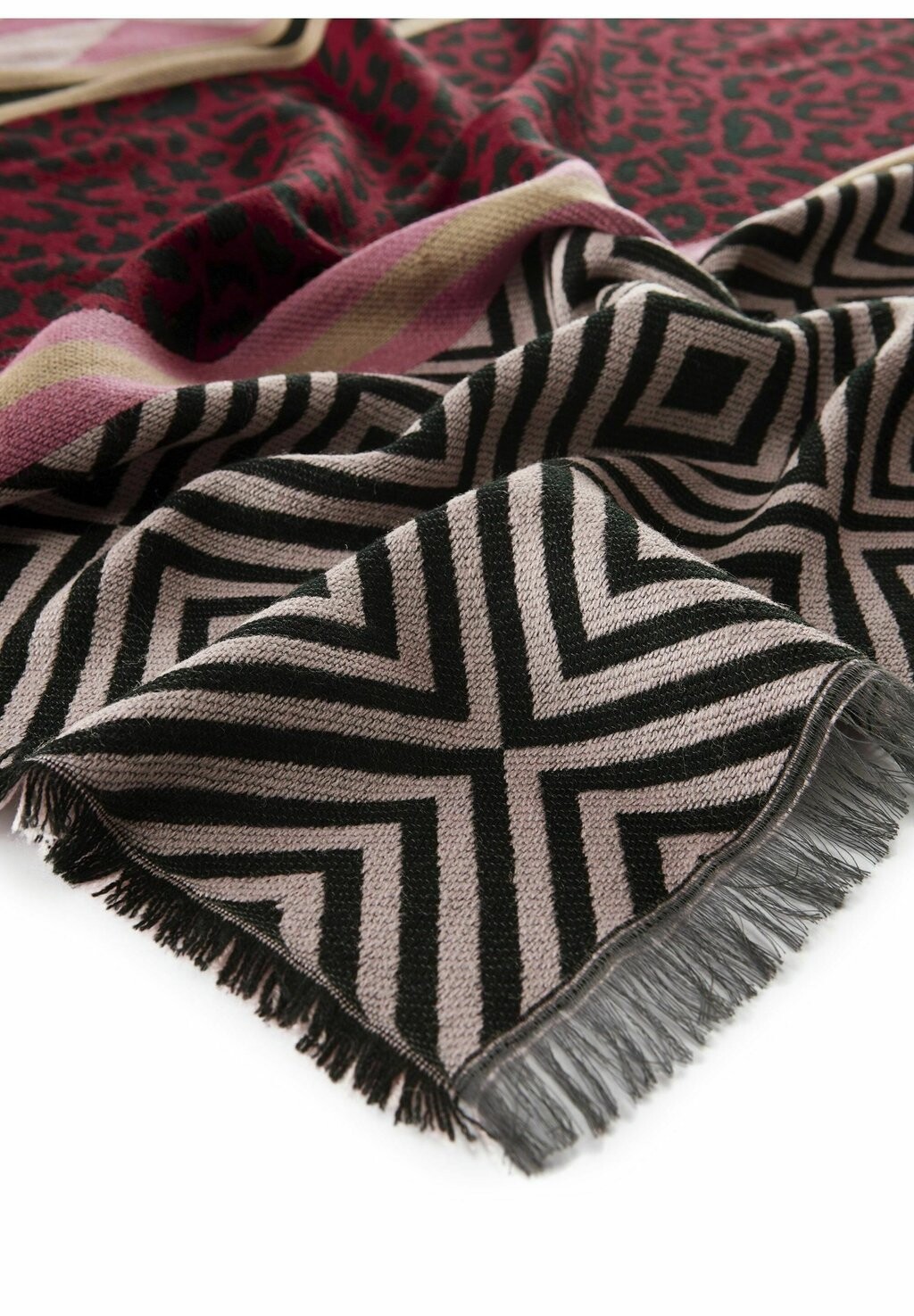 Шарф Codello, розовый
Шарф Codello, розовый