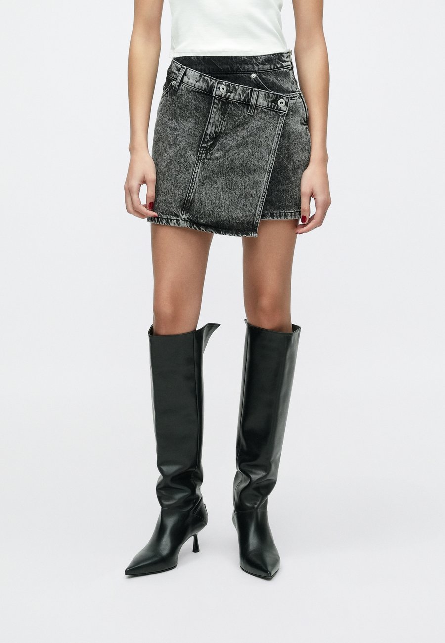 Юбка HUGO GALAXY, Black
Юбка HUGO GALAXY, Black