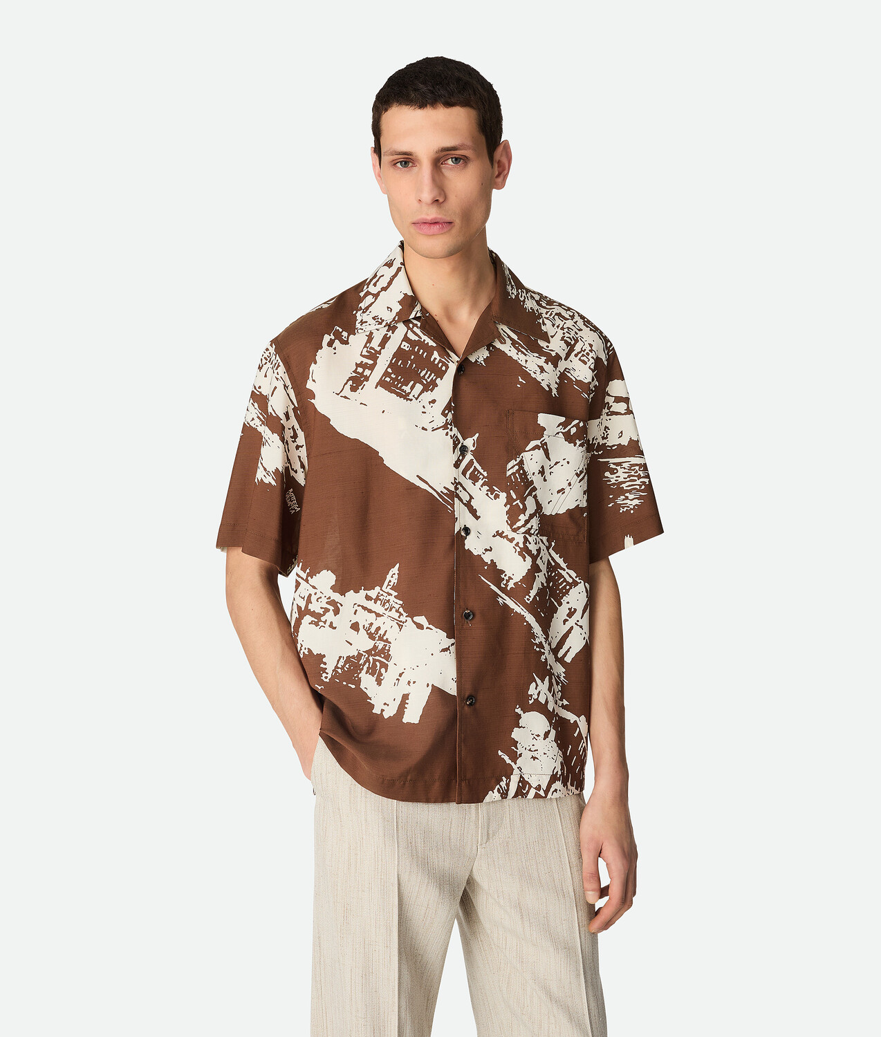 Italian postcard silk shirt BOTTEGA VENETA, пекан/голубь
Italian postcard silk shirt BOTTEGA VENETA, пекан/голубь