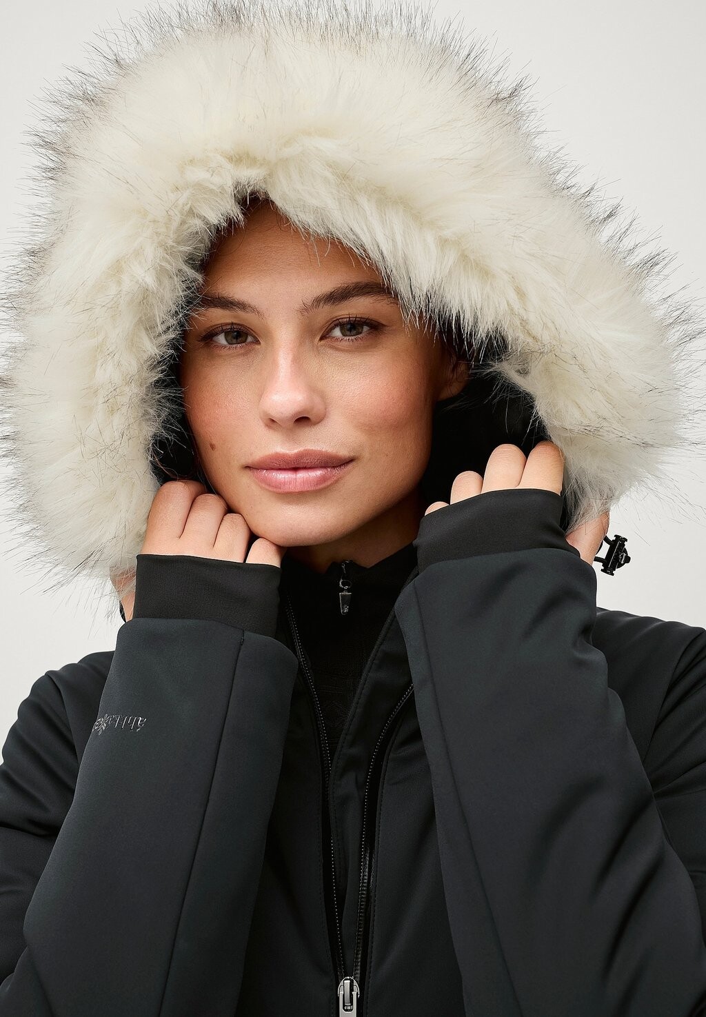 Зимнее пальто Áhkká, черный
Зимнее пальто Áhkká, черный