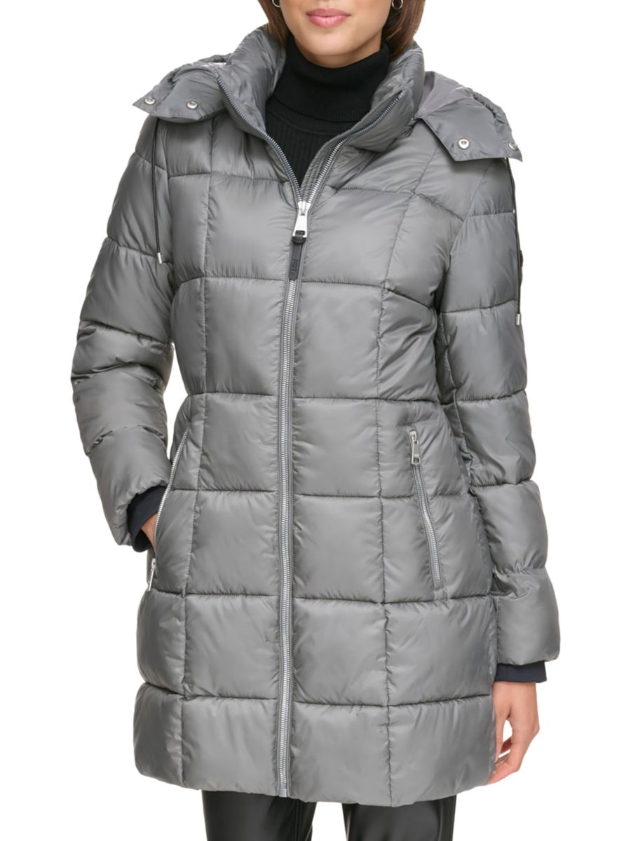 Легкое стеганое пальто с капюшоном DKNY, цвет Smoke Pearl, Белый, Легкое стеганое пальто с капюшоном DKNY, цвет Smoke Pearl
Легкое стеганое пальто с капюшоном DKNY, цвет Smoke Pearl, Белый, Легкое стеганое пальто с капюшоном DKNY, цвет Smoke Pearl