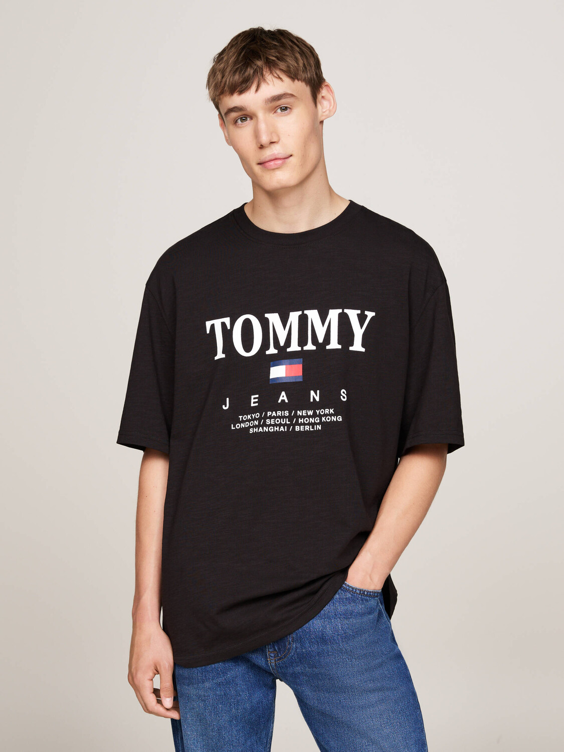 Футболка Tommy Jeans Oversize fit, черный
Футболка Tommy Jeans Oversize fit, черный