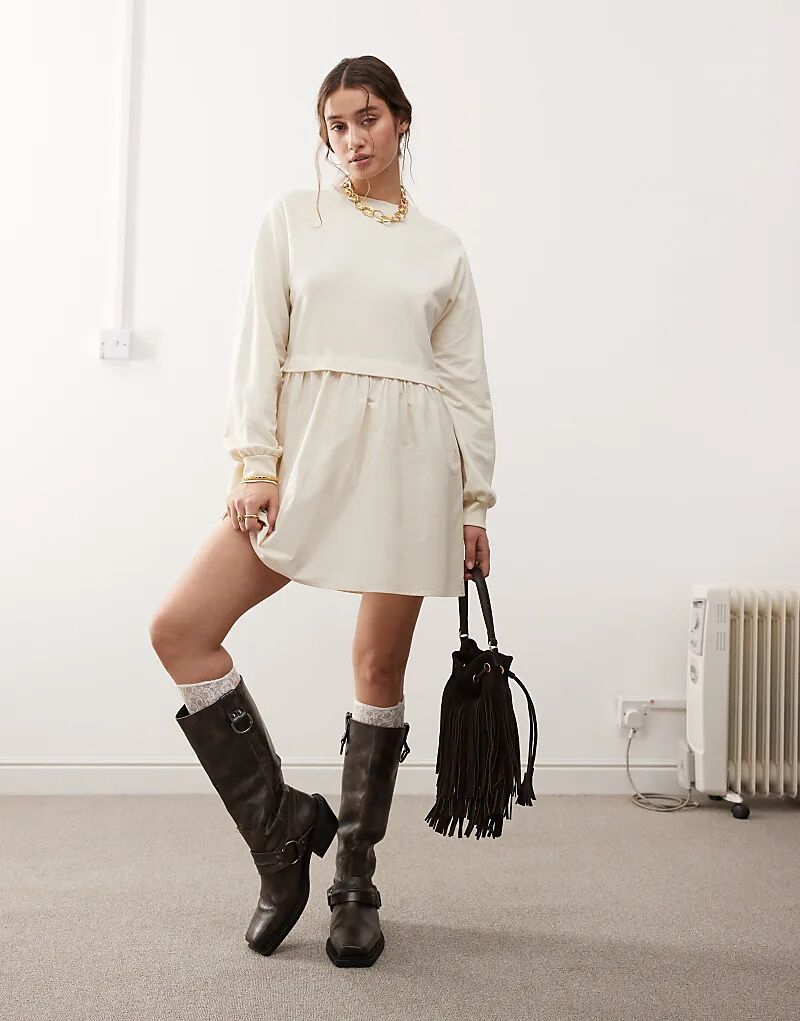 Платье-халат из смеси поплина и джерси цвета пахты Miss Selfridge
Платье-халат из смеси поплина и джерси цвета пахты Miss Selfridge