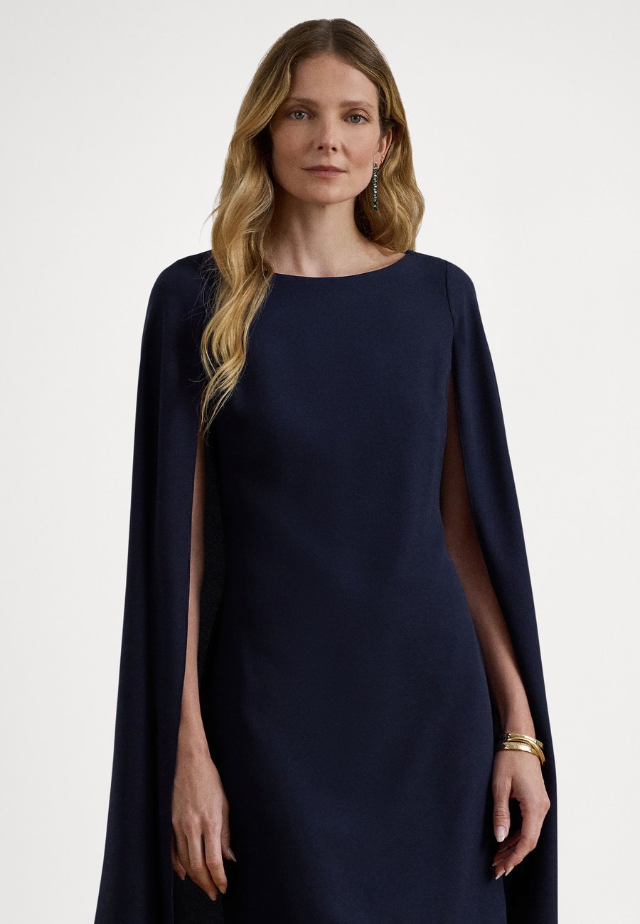 Платье Lauren Ralph Lauren CAPE GEORGETTE COCKTAIL DRESS, Lighthouse Navy/Dark Blue
Платье Lauren Ralph Lauren CAPE GEORGETTE COCKTAIL DRESS, Lighthouse Navy/Dark Blue