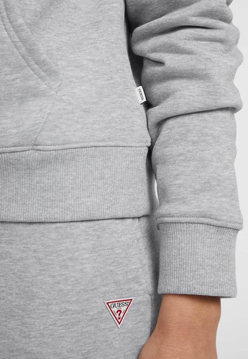 Толстовка с капюшоном PATCH Guess Jeans, серый
Толстовка с капюшоном PATCH Guess Jeans, серый