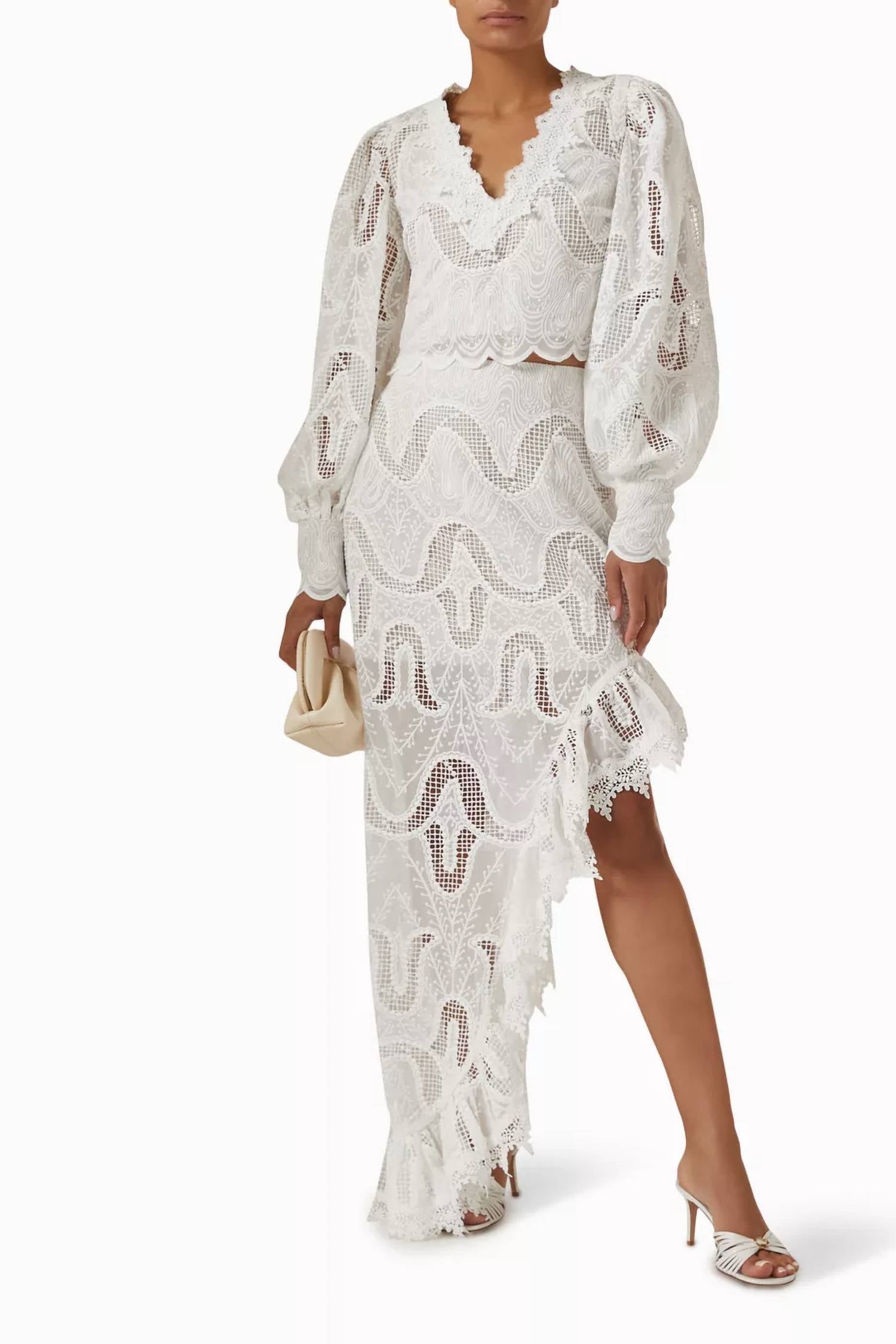 Топ Eliza с V-образным вырезом цвета слоновой кости Elliatt, слоновая кость
Топ Eliza с V-образным вырезом цвета слоновой кости Elliatt, слоновая кость