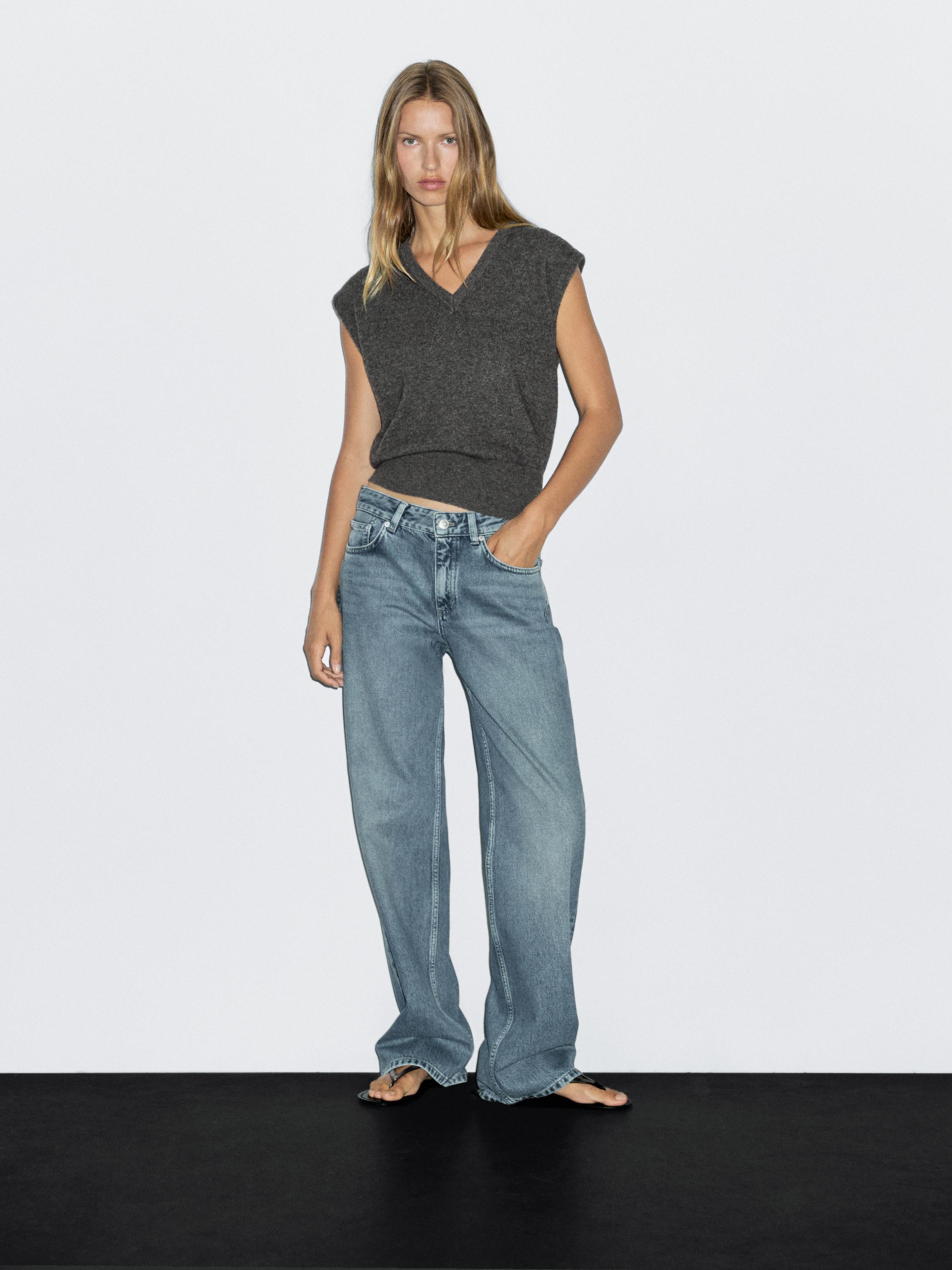 Трикотажный жилет с V-образным вырезом Massimo Dutti, Medium Grey
Трикотажный жилет с V-образным вырезом Massimo Dutti, Medium Grey