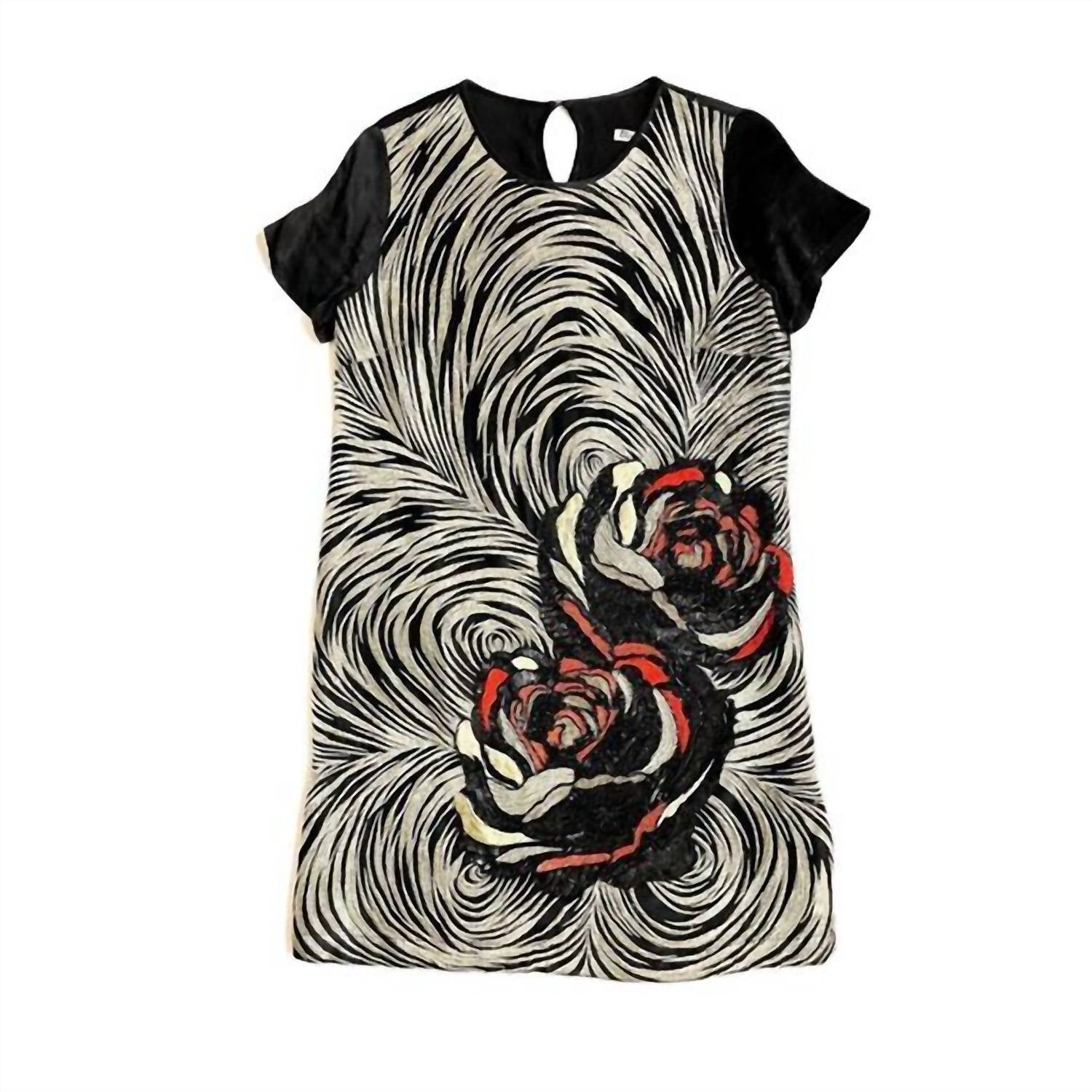 Женское атласное платье-футляр с вышивкой спереди черного цвета Eliza J
Женское атласное платье-футляр с вышивкой спереди черного цвета Eliza J