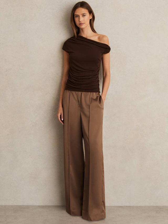 Эльси сатиновые брюки с широкими штанинами и эластичным поясом Reiss, Taupe Neutral
Эльси сатиновые брюки с широкими штанинами и эластичным поясом Reiss, Taupe Neutral