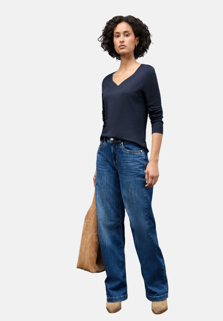 Топ Street One MIT HERZAUSSCHNITT, Blau/Dark Blue
Топ Street One MIT HERZAUSSCHNITT, Blau/Dark Blue