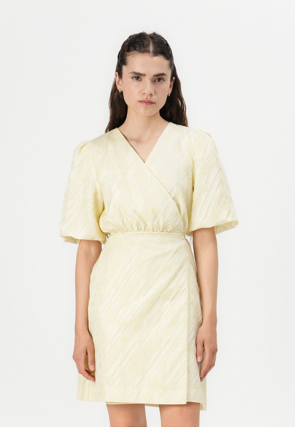 Коктейльное/вечернее платье PANJANA WRAP DRESS SHOW YAS, светло-желтый
Коктейльное/вечернее платье PANJANA WRAP DRESS SHOW YAS, светло-желтый