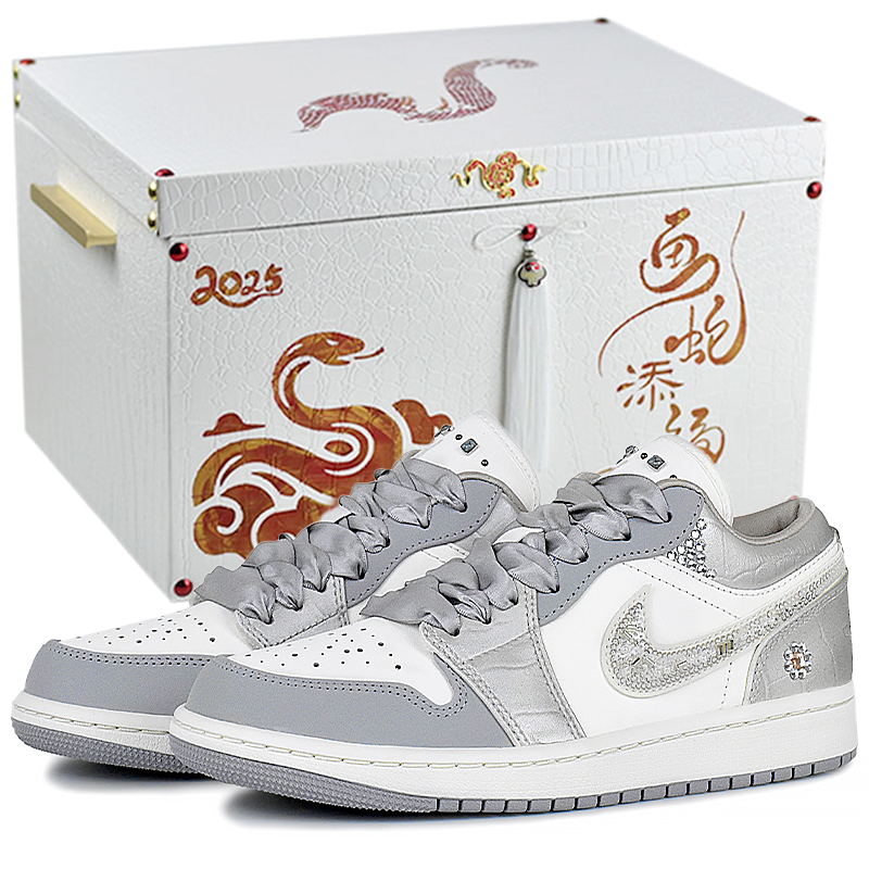 Jordan Эйр 1 Износостойкие и легкие низкие винтажные баскетбольные кроссовки женские экрю серый - ледяной кристалл крем-подарочная коробка 3, цвет Ice Crystal Cream-Gift Box 3
Jordan Эйр 1 Износостойкие и легкие низкие винтажные баскетбольные кроссовки женские экрю серый - ледяной кристалл крем-подарочная коробка 3, цвет Ice Crystal Cream-Gift Box 3