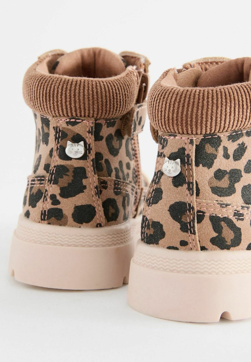 Ботильоны на шнуровке REGULAR FIT PRINT CHUNKY Next, мультиколор
Ботильоны на шнуровке REGULAR FIT PRINT CHUNKY Next, мультиколор