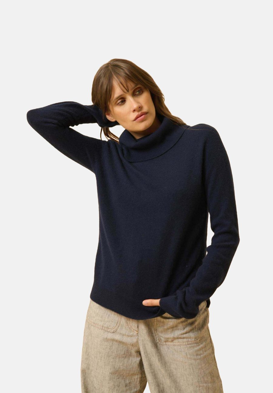 Джемпер Just Cashmere Jumper, Navy/Dark Blue
Джемпер Just Cashmere Jumper, Navy/Dark Blue