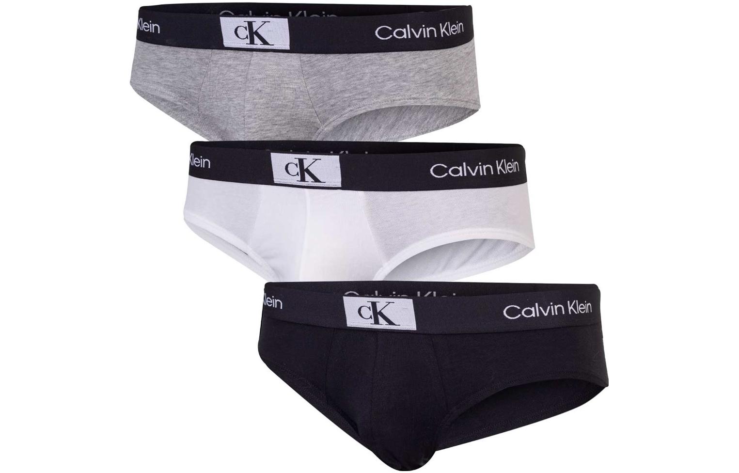 Мужские трусы Calvin Klein, 3 pack (черный+белый+серый)
Мужские трусы Calvin Klein, 3 pack (черный+белый+серый)