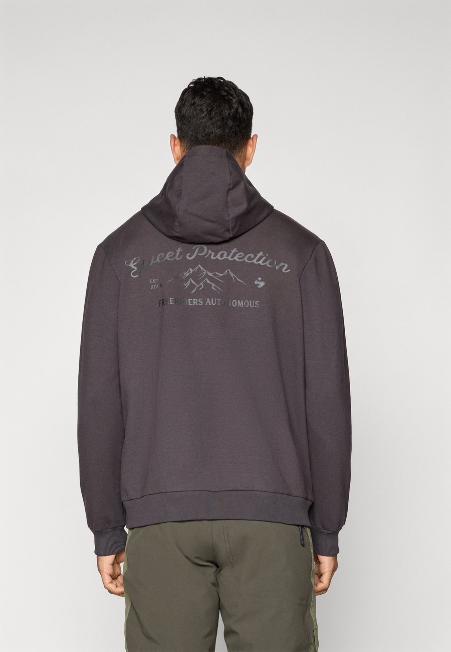 Толстовка Sweet Protection CLUB ZIP HOODIE, Dark Grey/Grey
Толстовка Sweet Protection CLUB ZIP HOODIE, Dark Grey/Grey