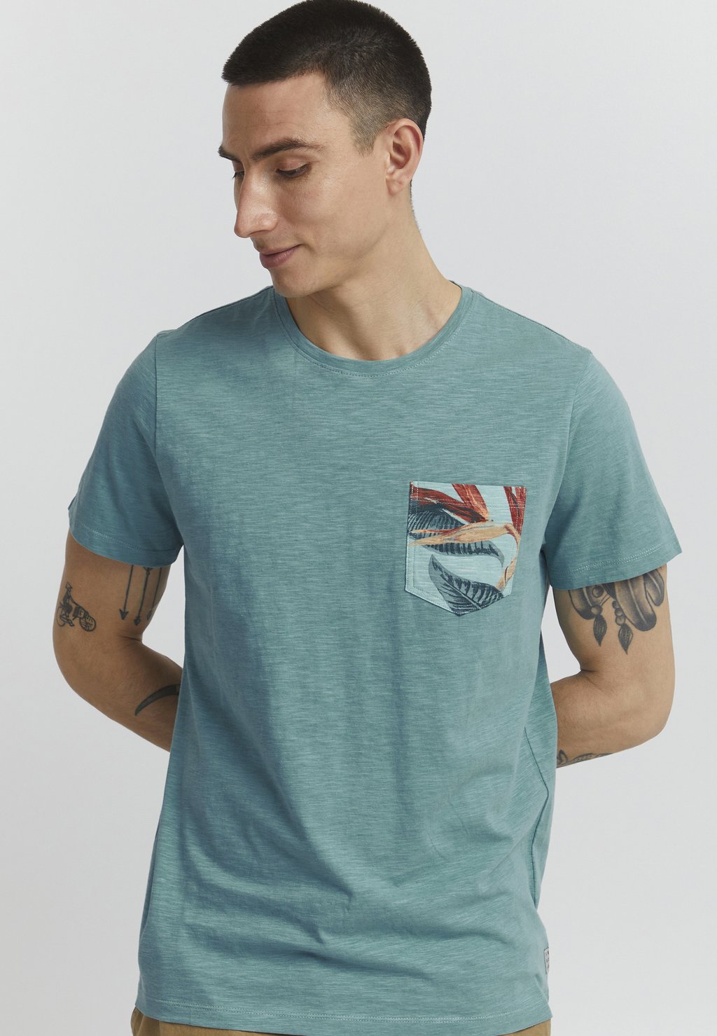 Футболка с принтом BHTROP Blend, синий
Футболка с принтом BHTROP Blend, синий