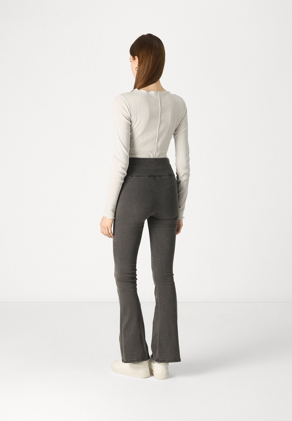 Расклешенные джинсы SOFT FLARE Gina Tricot, серый
Расклешенные джинсы SOFT FLARE Gina Tricot, серый